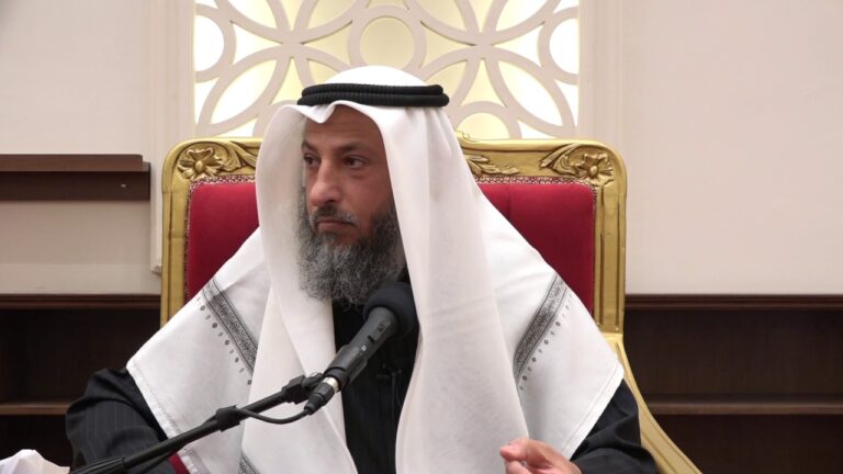 “هل ترتيب السور يشذّ عن تقليد الشيخ د. عثمان الخميس؟ اكتشف الحقيقة وراء هذا الرأي المثير للجدل”